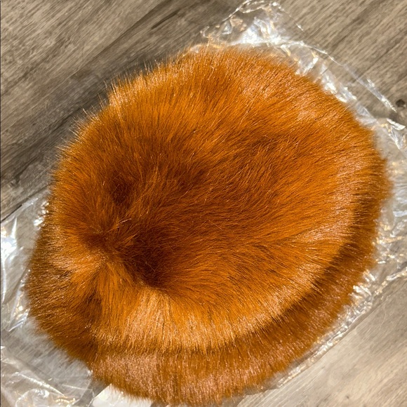 Jocelyn Faux Fur oversized Bucket Hat - Picture 8 of 9